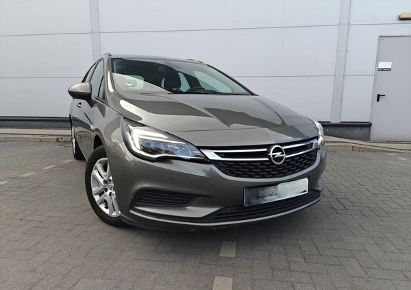 Opel Astra cena 32900 przebieg: 205400, rok produkcji 2017 z Kraków małe 704